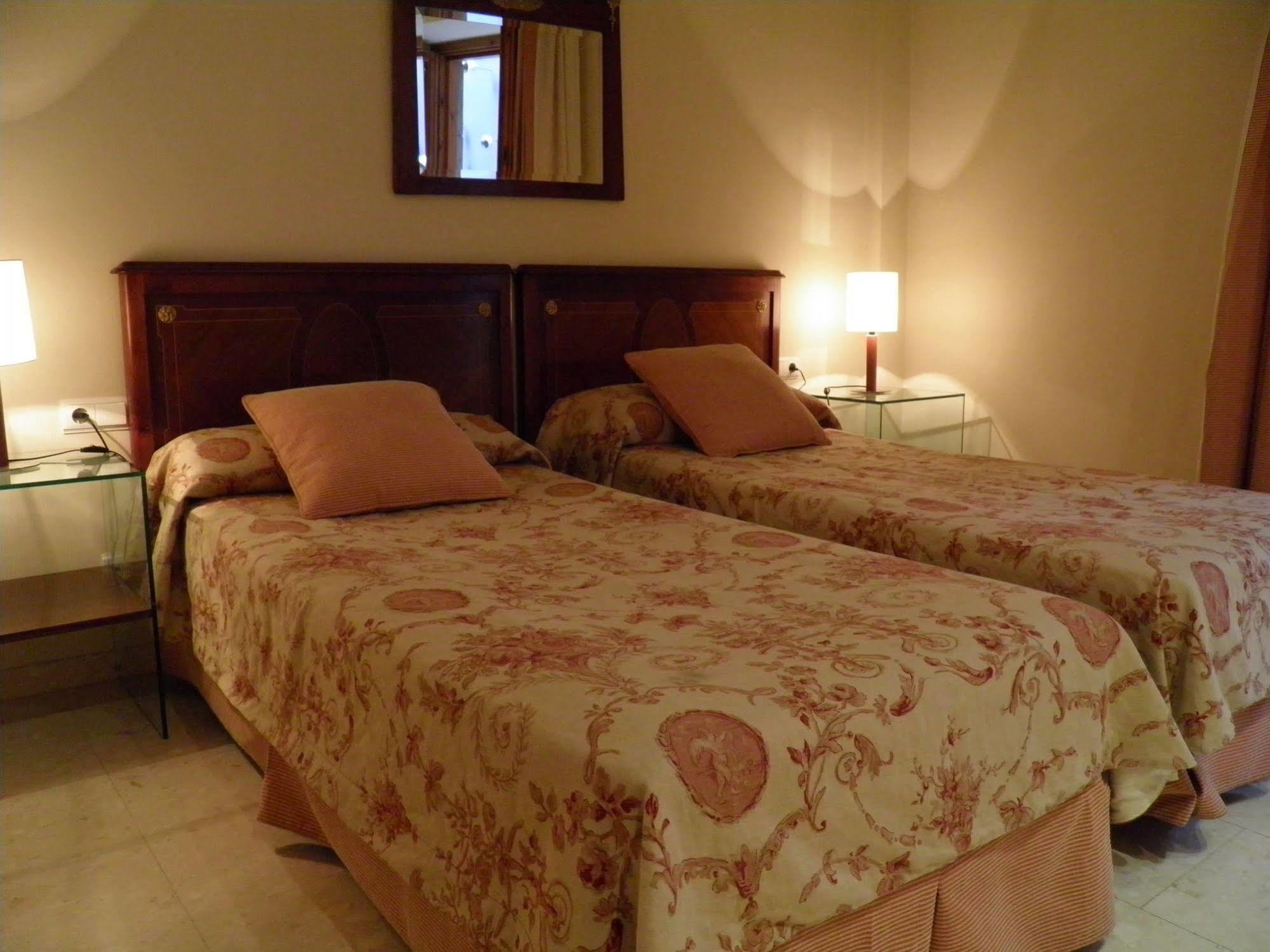St. Jordi Comtal Apartament *